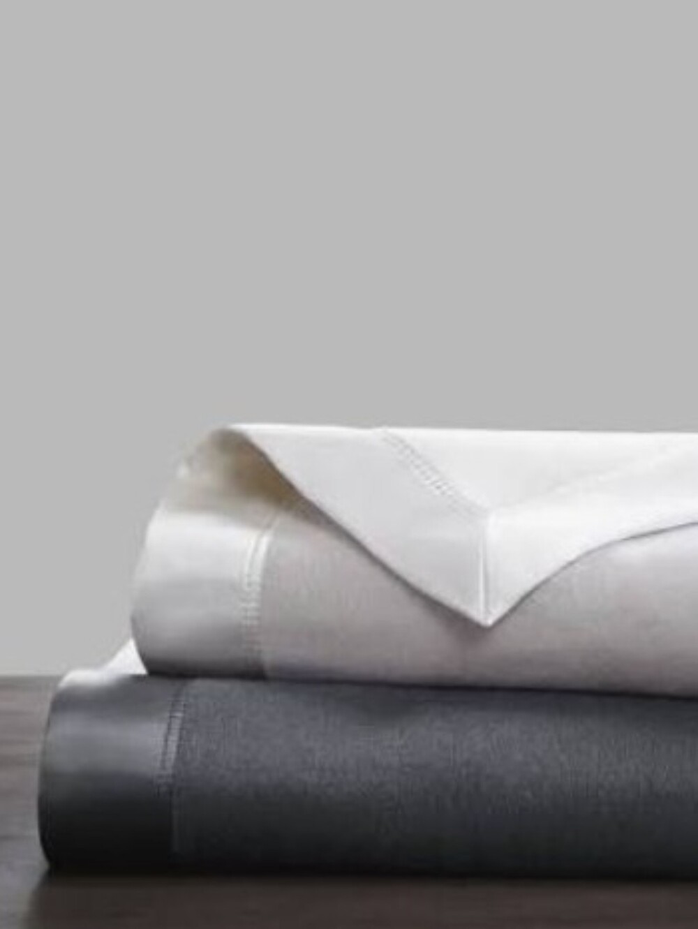 N Natori Silk Essence Blanket - Elegant Cream